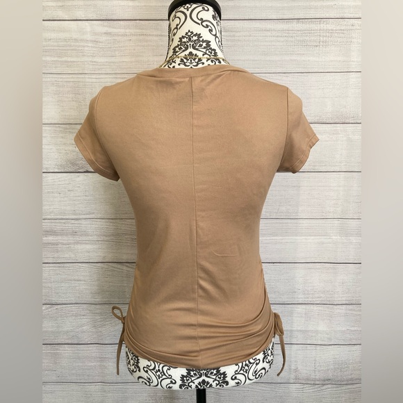 Minette | Women’s Short Sleeve Top - Picture 4 of 8